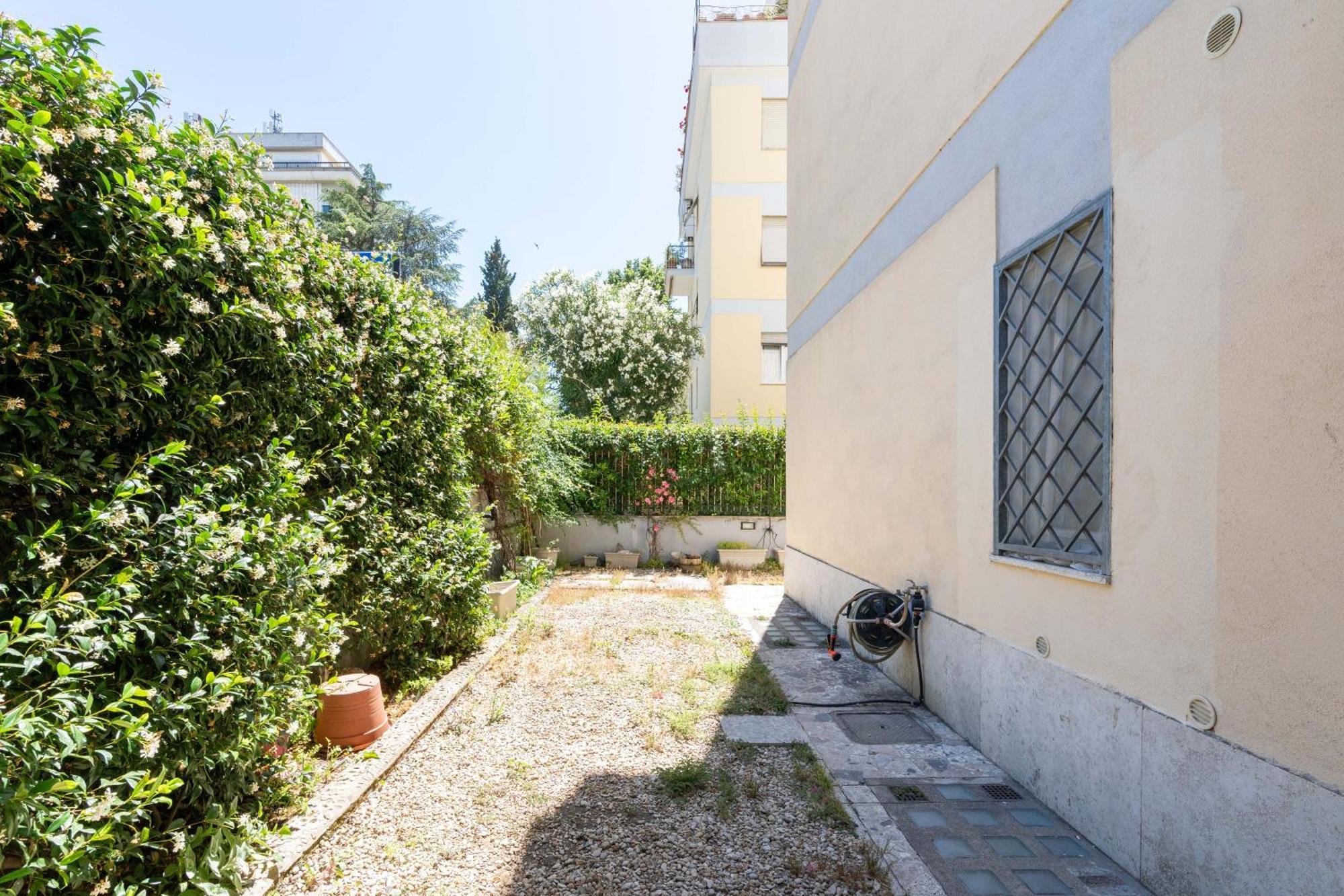 Roma-gemelli - Free Parking - Private Garden Appartamento *